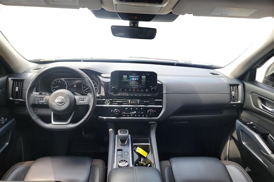 2023 Nissan Pathfinder SL photo 29