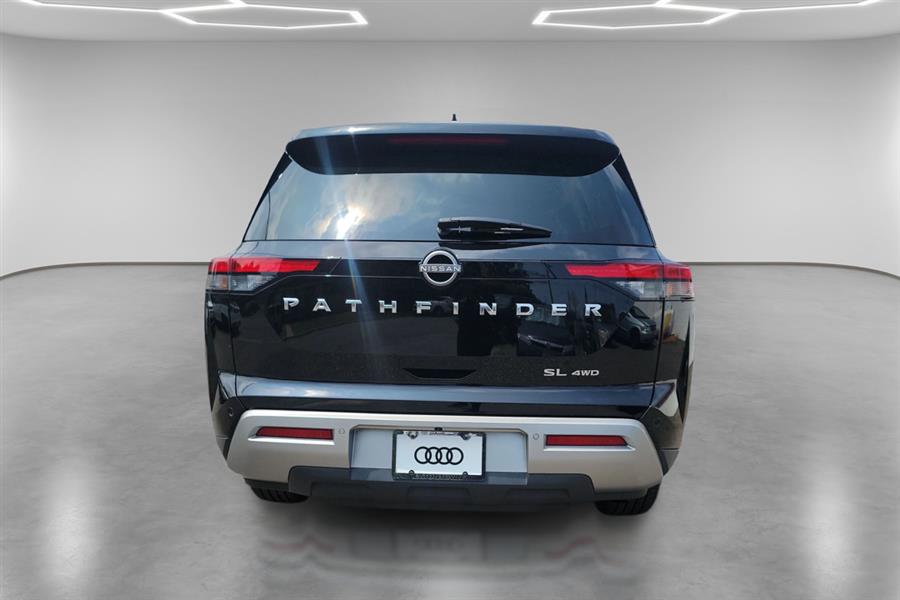 2023 Nissan Pathfinder SL photo 5