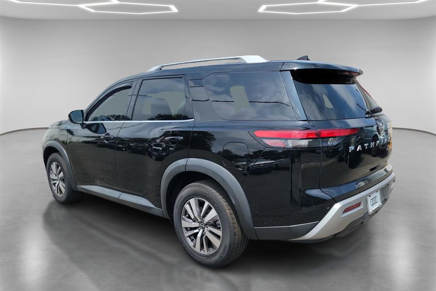 2023 Nissan Pathfinder SL photo 6