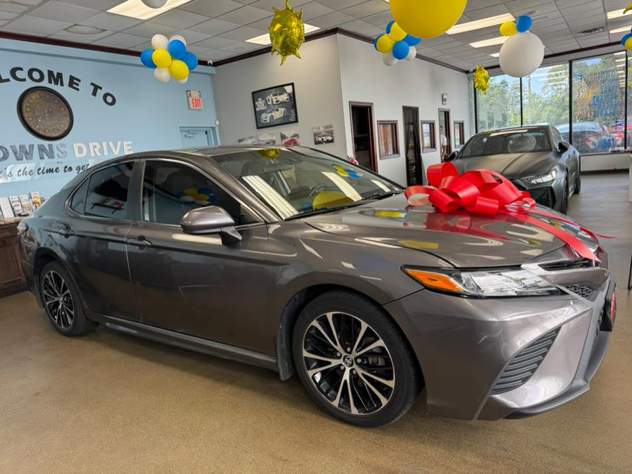 2020 Toyota Camry SE Auto (Natl), available for sale in Inwood, New York | 5 Towns Drive. Inwood, New York 2020 Toyota Camry SE Auto (Natl), available for sale in Inwood, New York | 5 Towns Drive. Inwood, New York