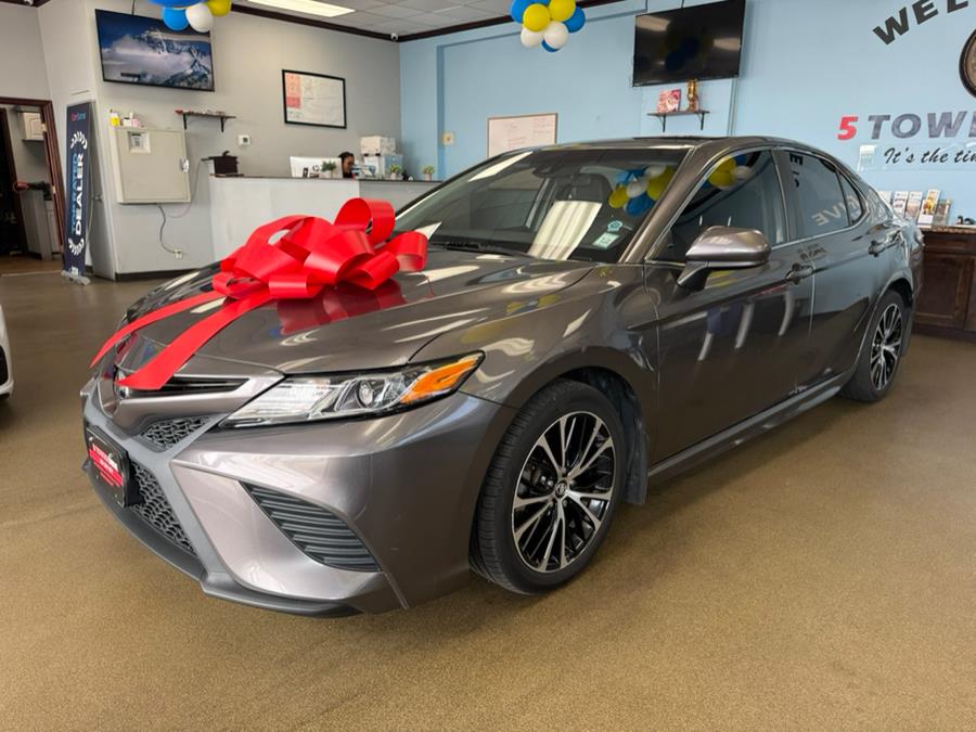 2020 Toyota Camry SE Auto (Natl), available for sale in Inwood, New York | 5 Towns Drive. Inwood, New York 2020 Toyota Camry SE Auto (Natl), available for sale in Inwood, New York | 5 Towns Drive. Inwood, New York