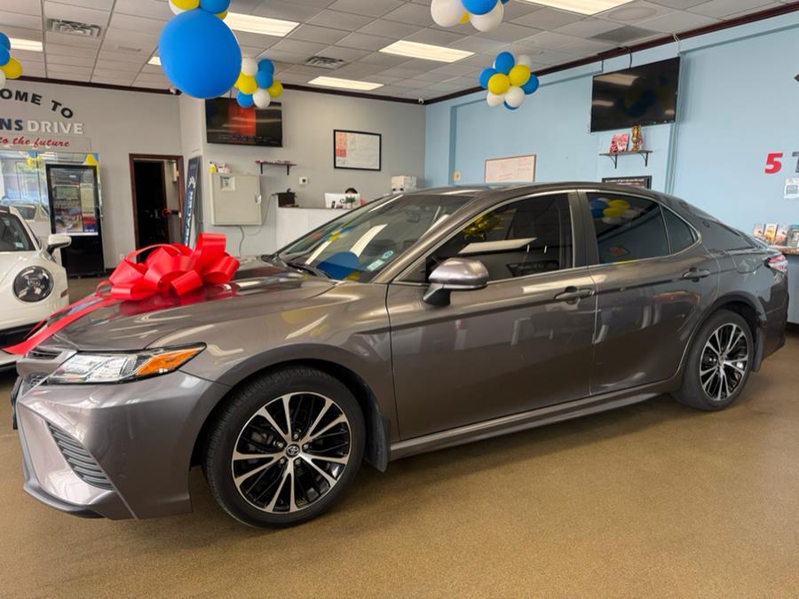 2020 Toyota Camry SE Auto (Natl), available for sale in Inwood, New York | 5 Towns Drive. Inwood, New York 2020 Toyota Camry SE Auto (Natl), available for sale in Inwood, New York | 5 Towns Drive. Inwood, New York