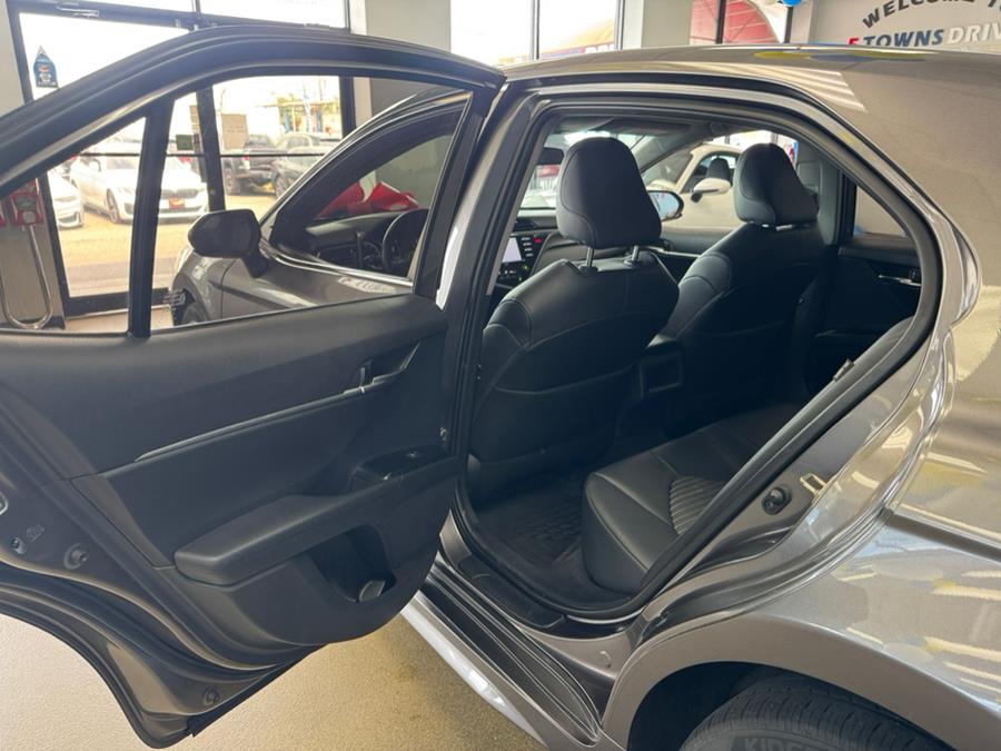 2020 Toyota Camry SE Auto (Natl), available for sale in Inwood, New York | 5 Towns Drive. Inwood, New York 2020 Toyota Camry SE Auto (Natl), available for sale in Inwood, New York | 5 Towns Drive. Inwood, New York