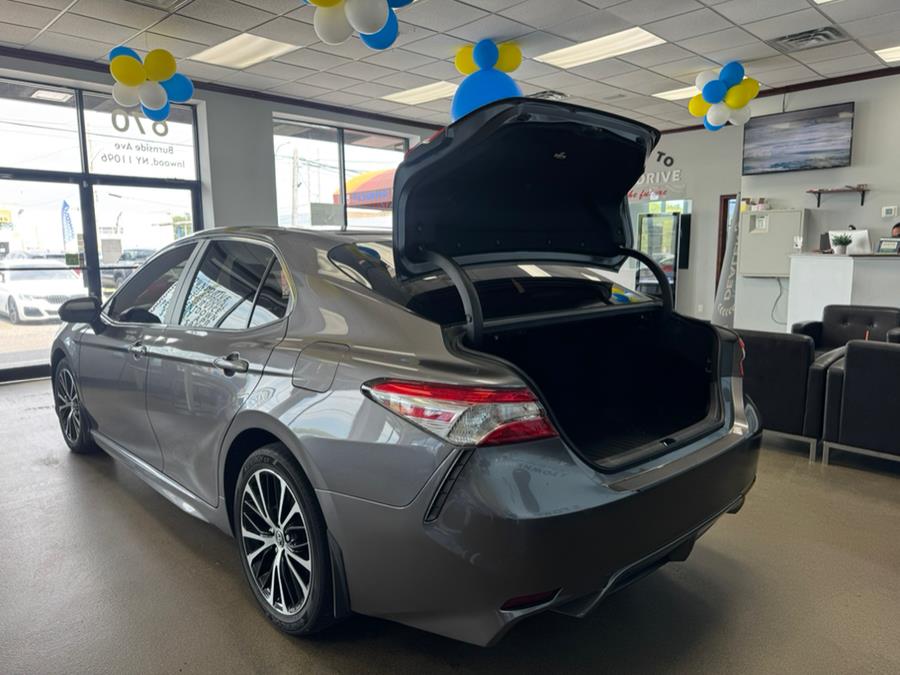 2020 Toyota Camry SE Auto (Natl), available for sale in Inwood, New York | 5 Towns Drive. Inwood, New York 2020 Toyota Camry SE Auto (Natl), available for sale in Inwood, New York | 5 Towns Drive. Inwood, New York