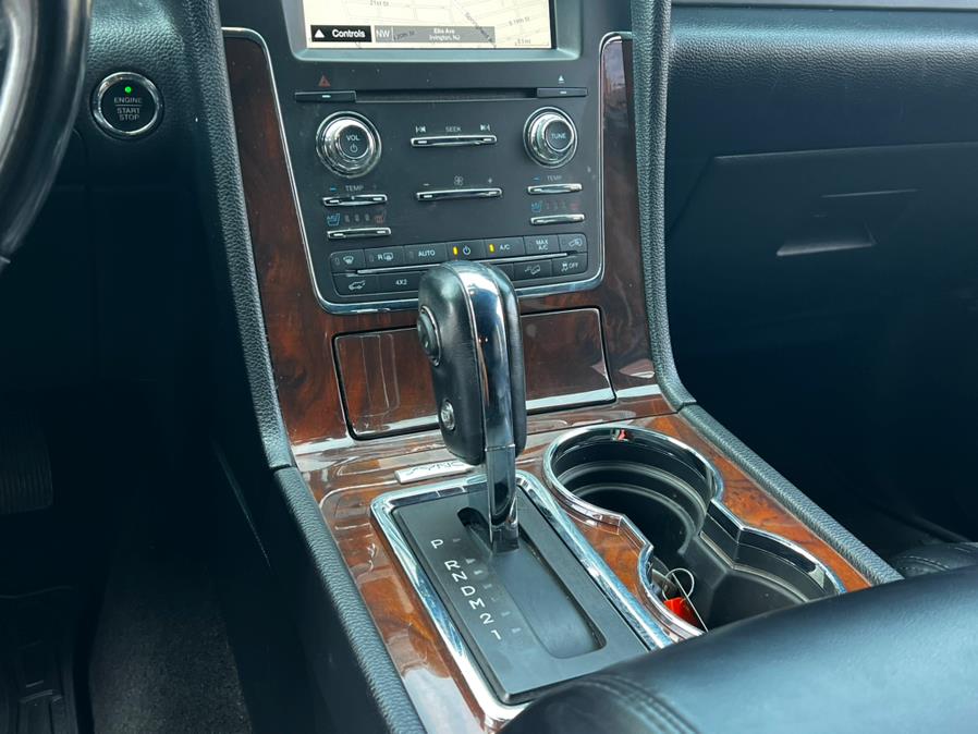 2017 Lincoln Navigator 4x4 Select, available for sale in Irvington, New Jersey | Elis Motors Corp. Irvington, New Jersey 2017 Lincoln Navigator 4x4 Select, available for sale in Irvington, New Jersey | Elis Motors Corp. Irvington, New Jersey