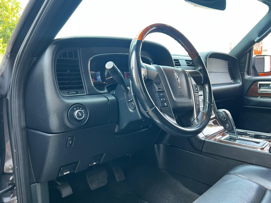 2017 Lincoln Navigator 4x4 Select, available for sale in Irvington, New Jersey | Elis Motors Corp. Irvington, New Jersey 2017 Lincoln Navigator 4x4 Select, available for sale in Irvington, New Jersey | Elis Motors Corp. Irvington, New Jersey