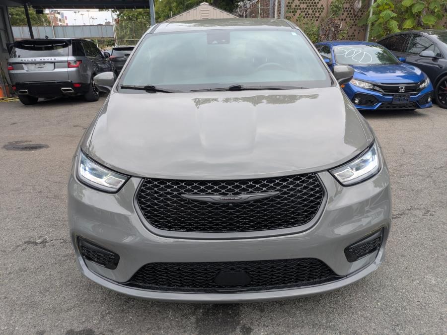 2023 Chrysler Pacifica Hybrid Touring L FWD, available for sale in Long Island City, New York | Luxury Of Queens. Long Island City, New York 2023 Chrysler Pacifica Hybrid Touring L FWD, available for sale in Long Island City, New York | Luxury Of Queens. Long Island City, New York