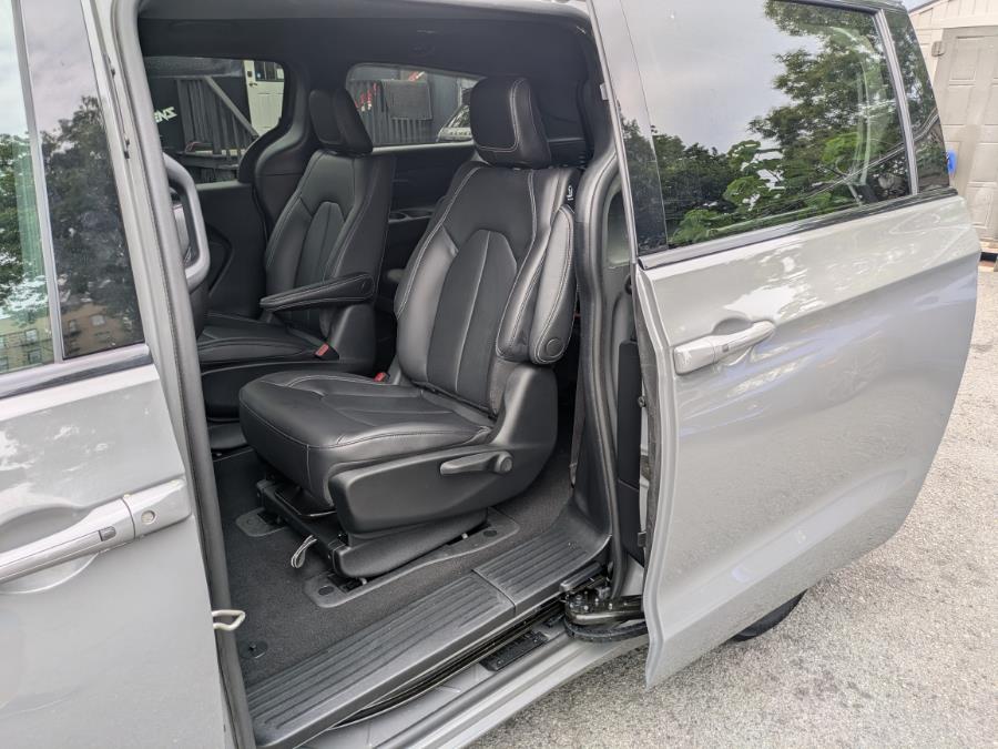 2023 Chrysler Pacifica Hybrid Touring L FWD, available for sale in Long Island City, New York | Luxury Of Queens. Long Island City, New York 2023 Chrysler Pacifica Hybrid Touring L FWD, available for sale in Long Island City, New York | Luxury Of Queens. Long Island City, New York