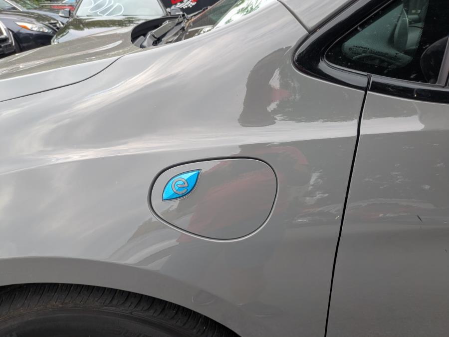 2023 Chrysler Pacifica Hybrid Touring L FWD, available for sale in Long Island City, New York | Luxury Of Queens. Long Island City, New York 2023 Chrysler Pacifica Hybrid Touring L FWD, available for sale in Long Island City, New York | Luxury Of Queens. Long Island City, New York