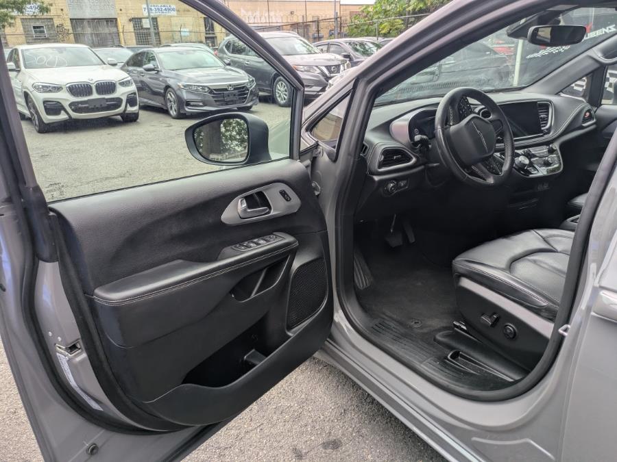 2023 Chrysler Pacifica Hybrid Touring L FWD, available for sale in Long Island City, New York | Luxury Of Queens. Long Island City, New York 2023 Chrysler Pacifica Hybrid Touring L FWD, available for sale in Long Island City, New York | Luxury Of Queens. Long Island City, New York