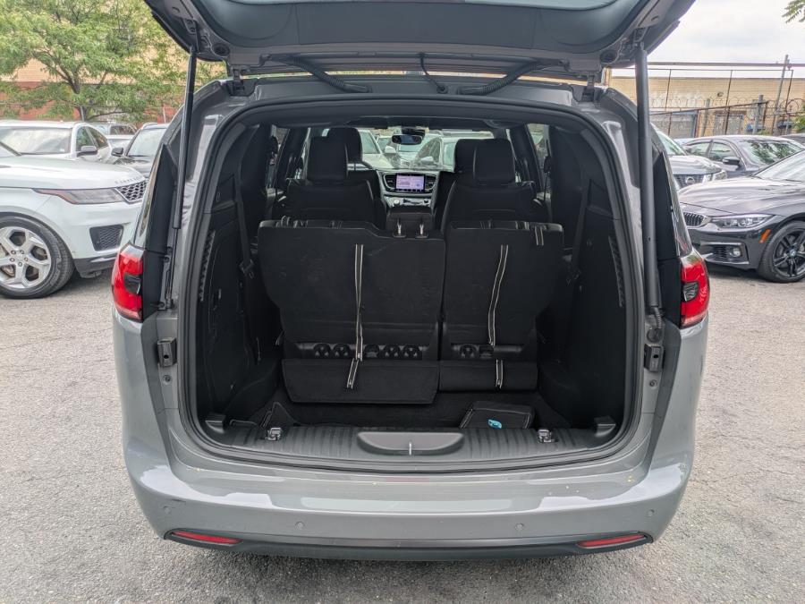 2023 Chrysler Pacifica Hybrid Touring L FWD, available for sale in Long Island City, New York | Luxury Of Queens. Long Island City, New York 2023 Chrysler Pacifica Hybrid Touring L FWD, available for sale in Long Island City, New York | Luxury Of Queens. Long Island City, New York