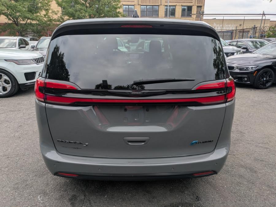 2023 Chrysler Pacifica Hybrid Touring L FWD, available for sale in Long Island City, New York | Luxury Of Queens. Long Island City, New York 2023 Chrysler Pacifica Hybrid Touring L FWD, available for sale in Long Island City, New York | Luxury Of Queens. Long Island City, New York