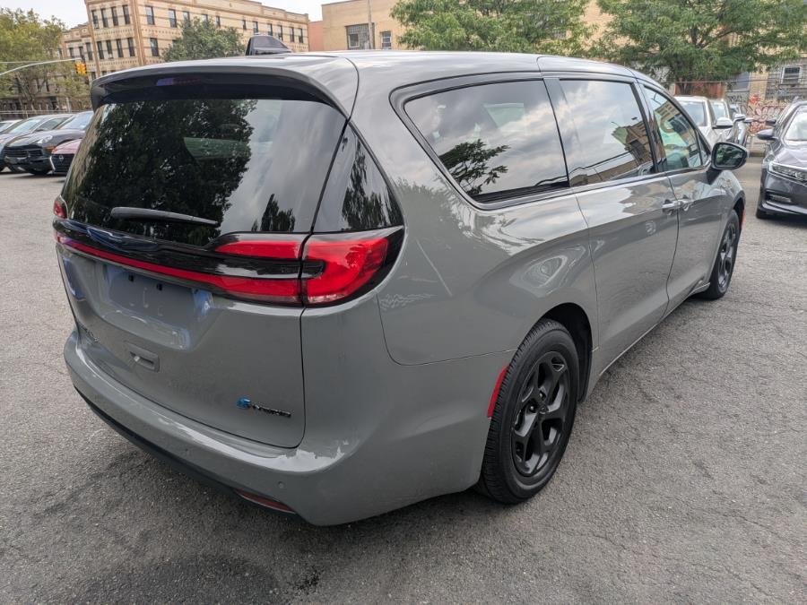 2023 Chrysler Pacifica Hybrid Touring L FWD, available for sale in Long Island City, New York | Luxury Of Queens. Long Island City, New York 2023 Chrysler Pacifica Hybrid Touring L FWD, available for sale in Long Island City, New York | Luxury Of Queens. Long Island City, New York
