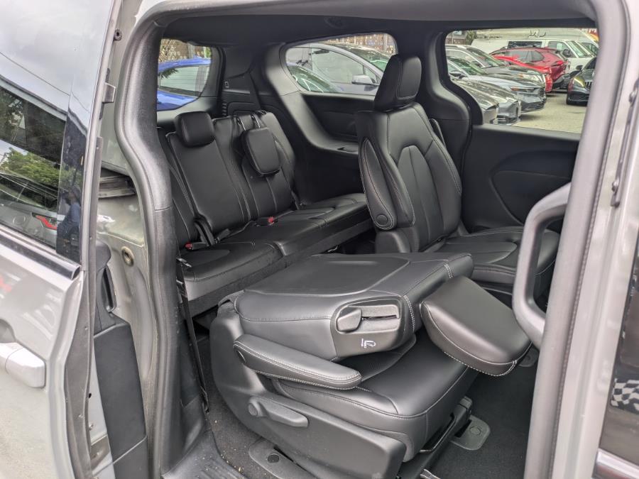 2023 Chrysler Pacifica Hybrid Touring L FWD, available for sale in Long Island City, New York | Luxury Of Queens. Long Island City, New York 2023 Chrysler Pacifica Hybrid Touring L FWD, available for sale in Long Island City, New York | Luxury Of Queens. Long Island City, New York