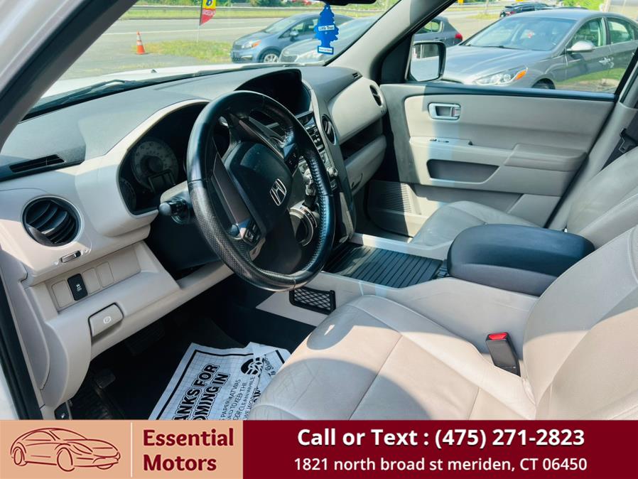 2015 Honda Pilot 4WD 4dr EX-L, available for sale in Meriden, Connecticut | Essential Motors. Meriden, Connecticut 2015 Honda Pilot 4WD 4dr EX-L, available for sale in Meriden, Connecticut | Essential Motors. Meriden, Connecticut