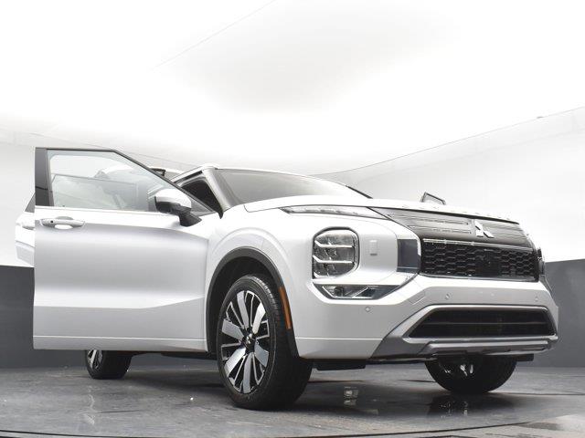 2025 Mitsubishi Outlander , available for sale in Woodside, New York | Drive Central. Woodside, New York 2025 Mitsubishi Outlander , available for sale in Woodside, New York | Drive Central. Woodside, New York