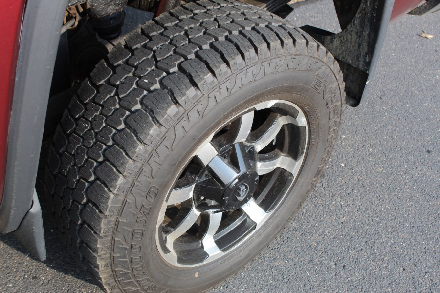 2016 GMC Sierra 2500HD 4WD Double Cab 144.2" SLE, available for sale in New Britain, Connecticut | Universal Motors LLC. New Britain, Connecticut 2016 GMC Sierra 2500HD 4WD Double Cab 144.2" SLE, available for sale in New Britain, Connecticut | Universal Motors LLC. New Britain, Connecticut