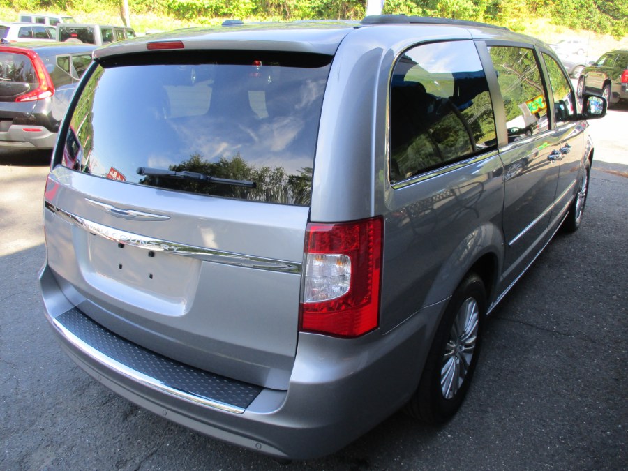 2015 Chrysler Town & Country 4dr Wgn Touring-L, available for sale in Meriden, Connecticut | Cos Central Auto. Meriden, Connecticut 2015 Chrysler Town & Country 4dr Wgn Touring-L, available for sale in Meriden, Connecticut | Cos Central Auto. Meriden, Connecticut