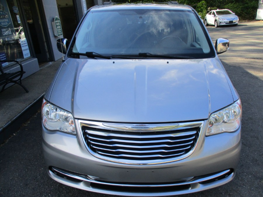 2015 Chrysler Town & Country 4dr Wgn Touring-L, available for sale in Meriden, Connecticut | Cos Central Auto. Meriden, Connecticut 2015 Chrysler Town & Country 4dr Wgn Touring-L, available for sale in Meriden, Connecticut | Cos Central Auto. Meriden, Connecticut