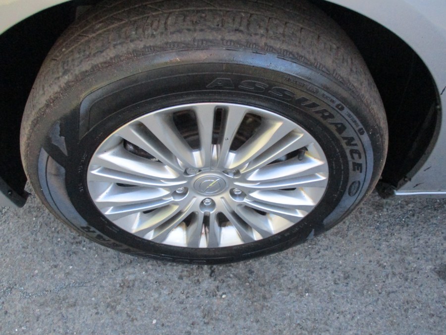 2015 Chrysler Town & Country 4dr Wgn Touring-L, available for sale in Meriden, Connecticut | Cos Central Auto. Meriden, Connecticut 2015 Chrysler Town & Country 4dr Wgn Touring-L, available for sale in Meriden, Connecticut | Cos Central Auto. Meriden, Connecticut