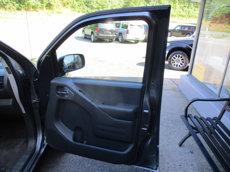 2016 Nissan Frontier 4WD King Cab Auto SV, available for sale in Meriden, Connecticut | Cos Central Auto. Meriden, Connecticut 2016 Nissan Frontier 4WD King Cab Auto SV, available for sale in Meriden, Connecticut | Cos Central Auto. Meriden, Connecticut