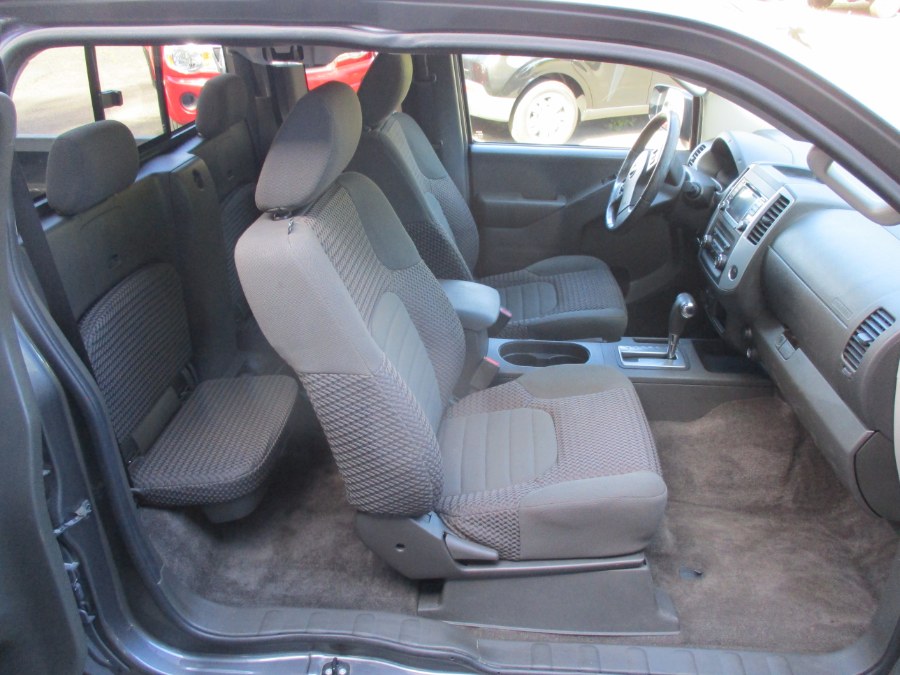 2016 Nissan Frontier 4WD King Cab Auto SV, available for sale in Meriden, Connecticut | Cos Central Auto. Meriden, Connecticut 2016 Nissan Frontier 4WD King Cab Auto SV, available for sale in Meriden, Connecticut | Cos Central Auto. Meriden, Connecticut