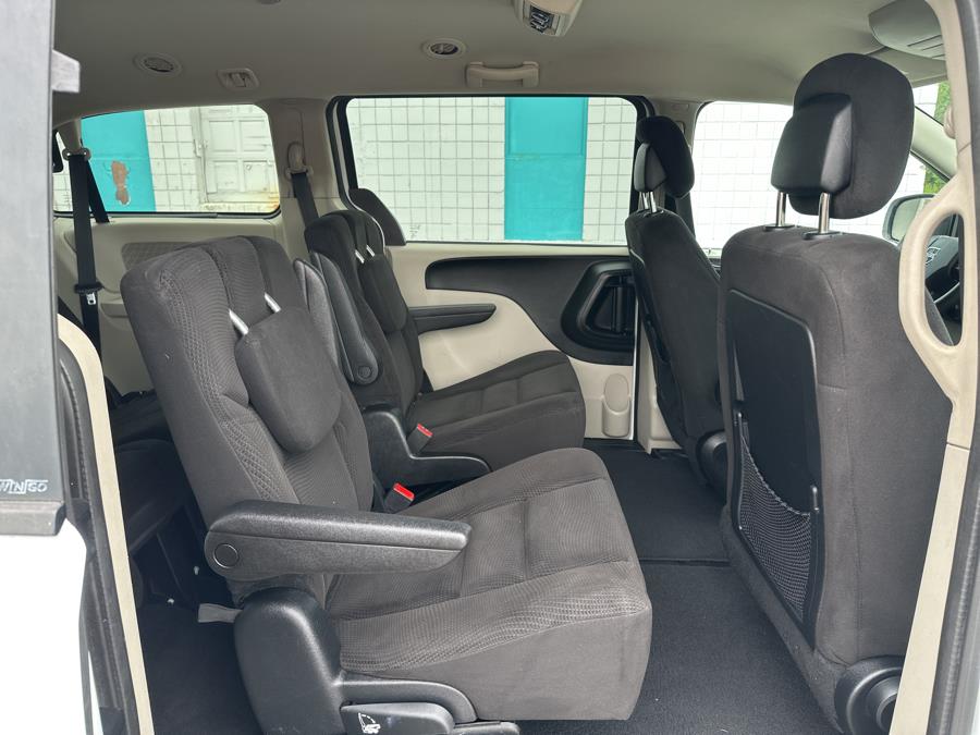 2014 Dodge Grand Caravan 4dr Wgn American Value Pkg, available for sale in Milford, Connecticut | Dealertown Auto Wholesalers. Milford, Connecticut 2014 Dodge Grand Caravan 4dr Wgn American Value Pkg, available for sale in Milford, Connecticut | Dealertown Auto Wholesalers. Milford, Connecticut