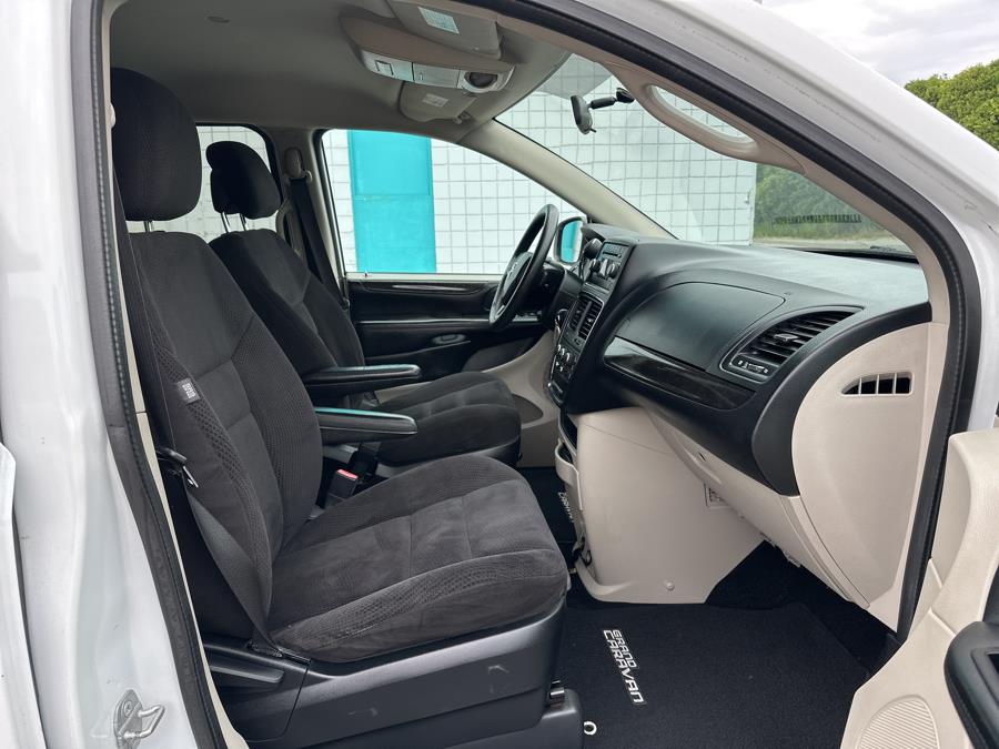 2014 Dodge Grand Caravan 4dr Wgn American Value Pkg, available for sale in Milford, Connecticut | Dealertown Auto Wholesalers. Milford, Connecticut 2014 Dodge Grand Caravan 4dr Wgn American Value Pkg, available for sale in Milford, Connecticut | Dealertown Auto Wholesalers. Milford, Connecticut
