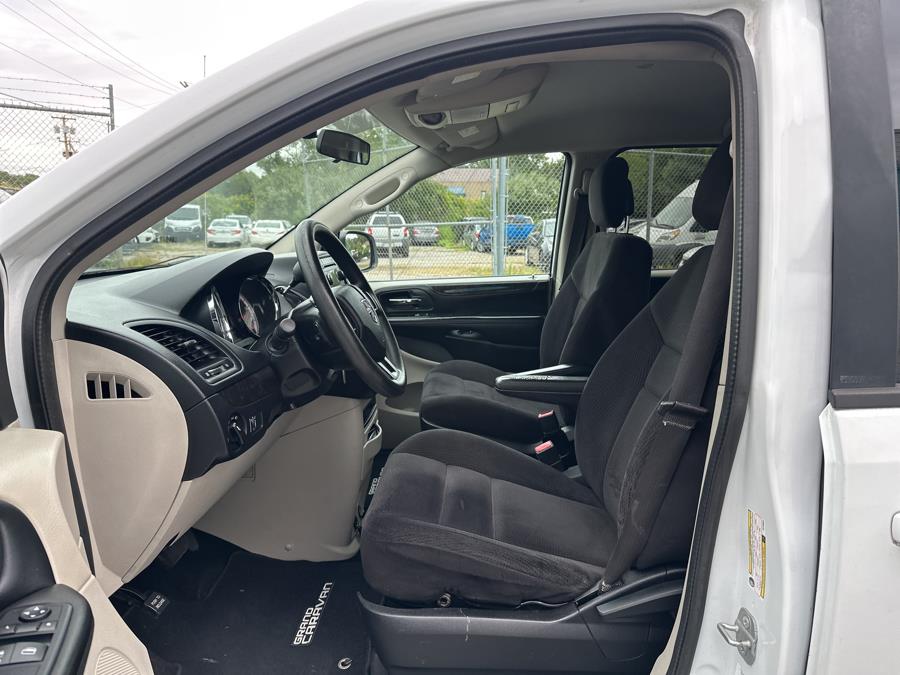 2014 Dodge Grand Caravan 4dr Wgn American Value Pkg, available for sale in Milford, Connecticut | Dealertown Auto Wholesalers. Milford, Connecticut 2014 Dodge Grand Caravan 4dr Wgn American Value Pkg, available for sale in Milford, Connecticut | Dealertown Auto Wholesalers. Milford, Connecticut