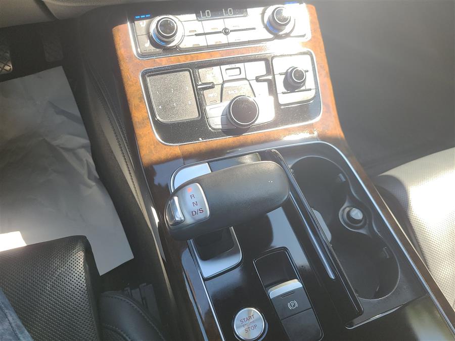 2015 Audi A8 L 4dr Sdn 4.0T, available for sale in Canton, Connecticut | Lava Motors. Canton, Connecticut 2015 Audi A8 L 4dr Sdn 4.0T, available for sale in Canton, Connecticut | Lava Motors. Canton, Connecticut
