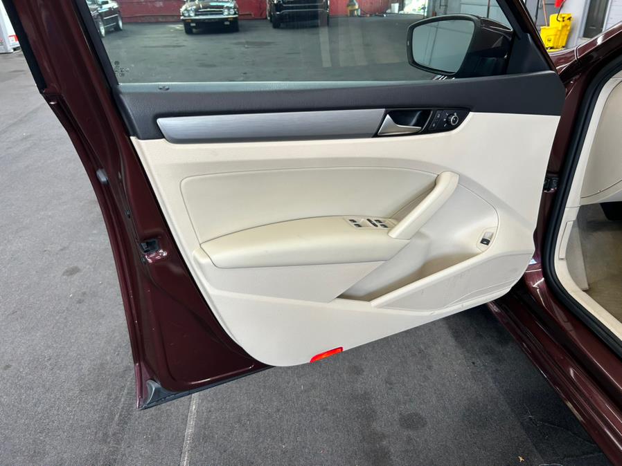 2014 Volkswagen Passat 4dr Sdn 1.8T Auto SE PZEV, available for sale in Garfield, New Jersey | Urban Motors Collection. Garfield, New Jersey 2014 Volkswagen Passat 4dr Sdn 1.8T Auto SE PZEV, available for sale in Garfield, New Jersey | Urban Motors Collection. Garfield, New Jersey