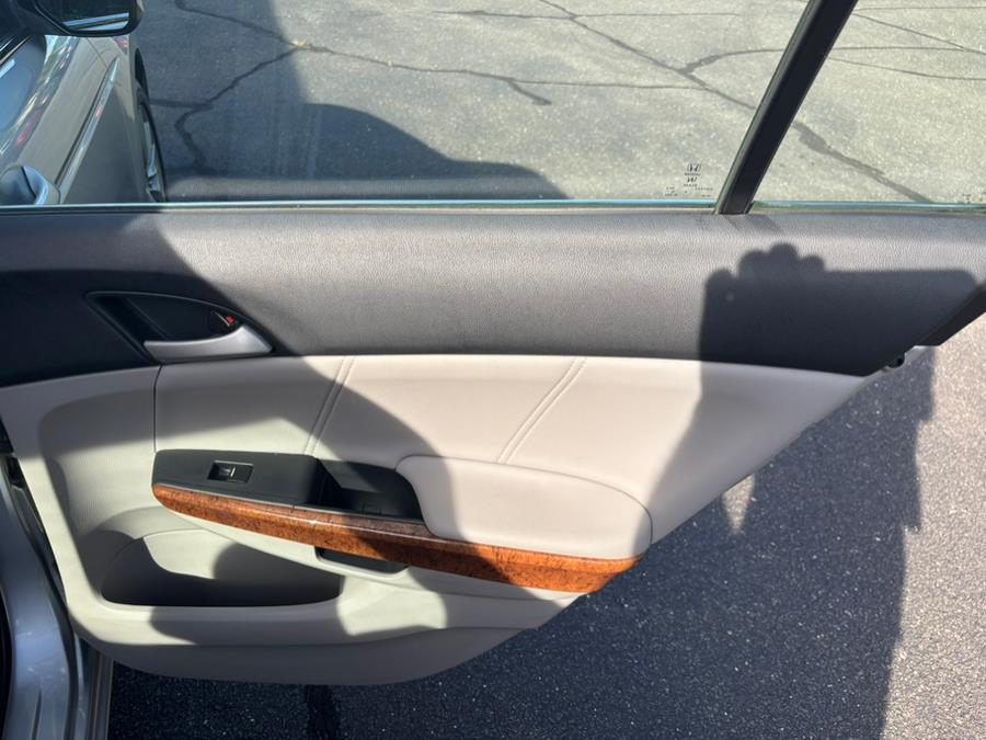 2011 Honda Accord Sdn 4dr I4 Auto EX-L PZEV, available for sale in Somers, Connecticut | Four Town Motors LLC. Somers, Connecticut 2011 Honda Accord Sdn 4dr I4 Auto EX-L PZEV, available for sale in Somers, Connecticut | Four Town Motors LLC. Somers, Connecticut