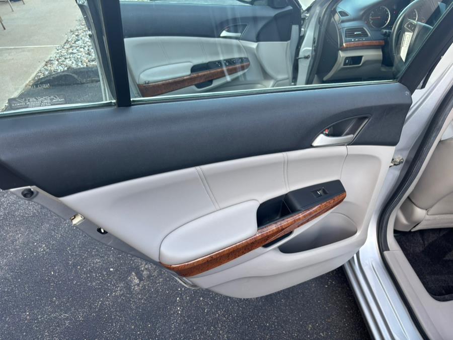 2011 Honda Accord Sdn 4dr I4 Auto EX-L PZEV, available for sale in Somers, Connecticut | Four Town Motors LLC. Somers, Connecticut 2011 Honda Accord Sdn 4dr I4 Auto EX-L PZEV, available for sale in Somers, Connecticut | Four Town Motors LLC. Somers, Connecticut