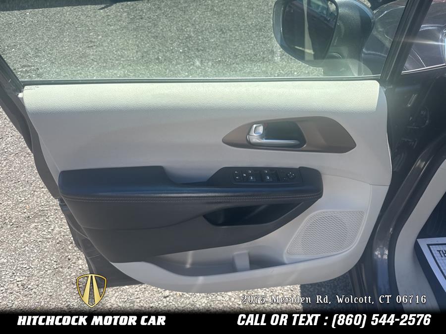 2017 Chrysler Pacifica Touring L, available for sale in Wolcott, Connecticut | Hitchcock Motor Car. Wolcott, Connecticut 2017 Chrysler Pacifica Touring L, available for sale in Wolcott, Connecticut | Hitchcock Motor Car. Wolcott, Connecticut