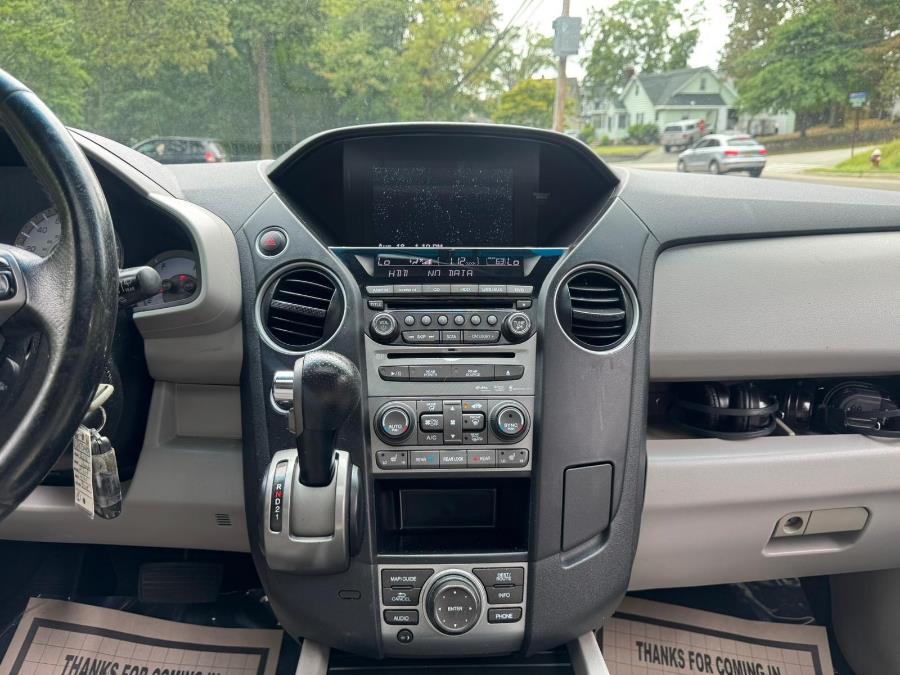 2012 Honda Pilot 4WD 4dr Touring w/RES & Navi, available for sale in Bloomingdale, New Jersey | Bloomingdale Auto Group. Bloomingdale, New Jersey 2012 Honda Pilot 4WD 4dr Touring w/RES & Navi, available for sale in Bloomingdale, New Jersey | Bloomingdale Auto Group. Bloomingdale, New Jersey