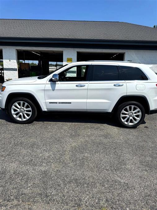 2017 Jeep Grand Cherokee Limited Sport Utility 4D, available for sale in Wolcott, New York | Auto Hunter CNY. Wolcott, New York 2017 Jeep Grand Cherokee Limited Sport Utility 4D, available for sale in Wolcott, New York | Auto Hunter CNY. Wolcott, New York