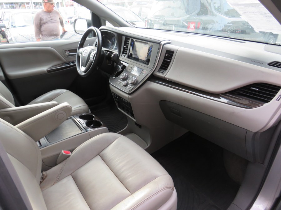 2017 Toyota Sienna XLE Premium 8 Passenger, available for sale in Middle Village, New York | Road Masters II INC. Middle Village, New York 2017 Toyota Sienna XLE Premium 8 Passenger, available for sale in Middle Village, New York | Road Masters II INC. Middle Village, New York