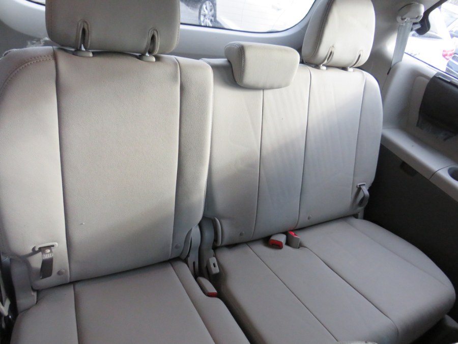 2017 Toyota Sienna XLE Premium 8 Passenger, available for sale in Middle Village, New York | Road Masters II INC. Middle Village, New York 2017 Toyota Sienna XLE Premium 8 Passenger, available for sale in Middle Village, New York | Road Masters II INC. Middle Village, New York