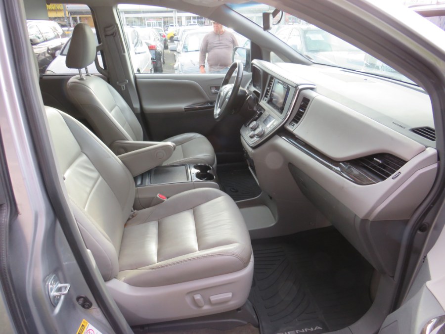 2017 Toyota Sienna XLE Premium 8 Passenger, available for sale in Middle Village, New York | Road Masters II INC. Middle Village, New York 2017 Toyota Sienna XLE Premium 8 Passenger, available for sale in Middle Village, New York | Road Masters II INC. Middle Village, New York