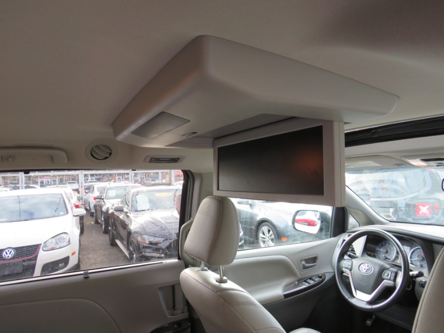 2017 Toyota Sienna XLE Premium 8 Passenger, available for sale in Middle Village, New York | Road Masters II INC. Middle Village, New York 2017 Toyota Sienna XLE Premium 8 Passenger, available for sale in Middle Village, New York | Road Masters II INC. Middle Village, New York