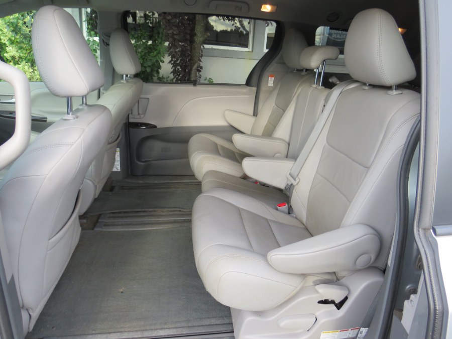 2017 Toyota Sienna XLE Premium 8 Passenger, available for sale in Middle Village, New York | Road Masters II INC. Middle Village, New York 2017 Toyota Sienna XLE Premium 8 Passenger, available for sale in Middle Village, New York | Road Masters II INC. Middle Village, New York