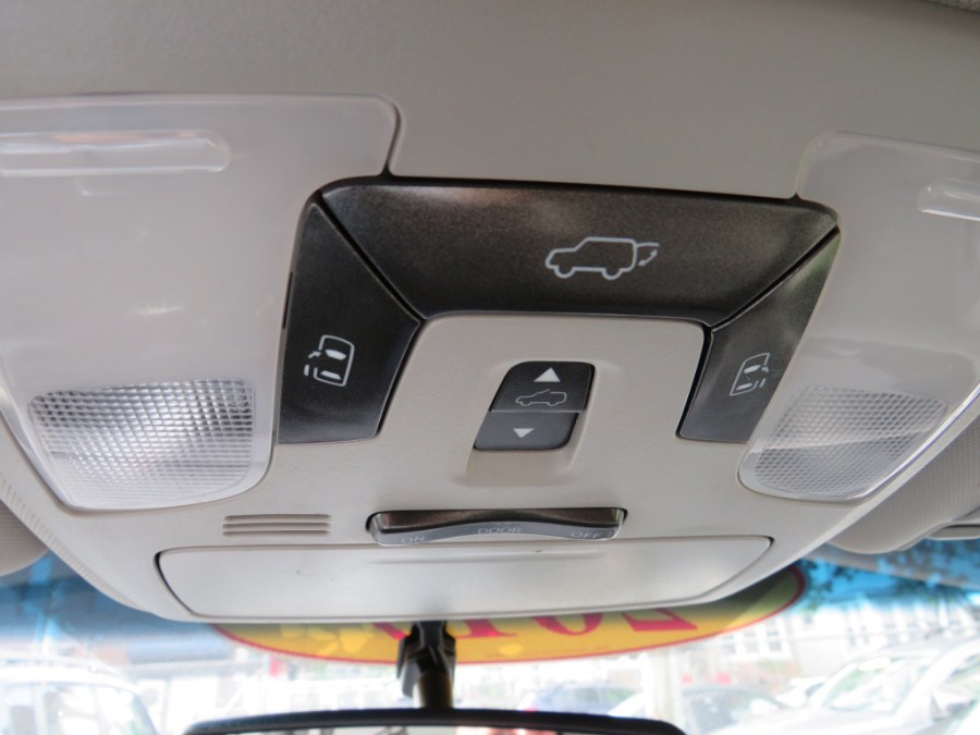 2017 Toyota Sienna XLE Premium 8 Passenger, available for sale in Middle Village, New York | Road Masters II INC. Middle Village, New York 2017 Toyota Sienna XLE Premium 8 Passenger, available for sale in Middle Village, New York | Road Masters II INC. Middle Village, New York