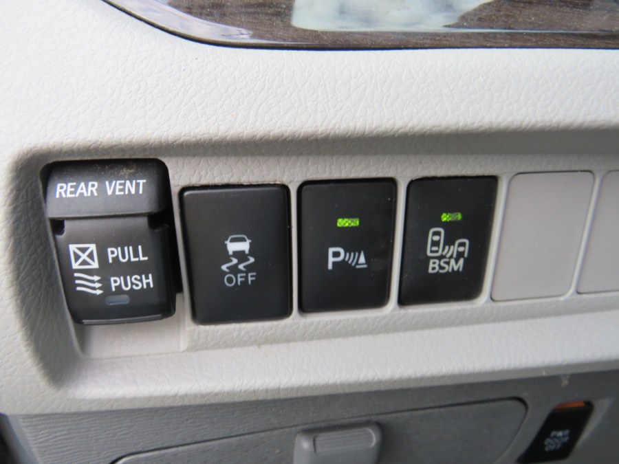 2017 Toyota Sienna XLE Premium 8 Passenger, available for sale in Middle Village, New York | Road Masters II INC. Middle Village, New York 2017 Toyota Sienna XLE Premium 8 Passenger, available for sale in Middle Village, New York | Road Masters II INC. Middle Village, New York