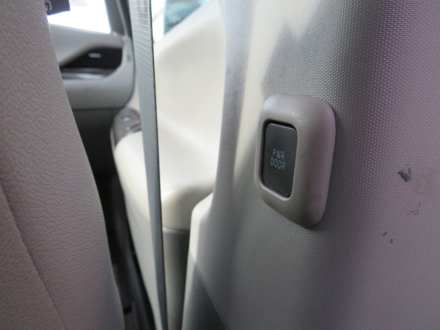2017 Toyota Sienna XLE Premium 8 Passenger, available for sale in Middle Village, New York | Road Masters II INC. Middle Village, New York 2017 Toyota Sienna XLE Premium 8 Passenger, available for sale in Middle Village, New York | Road Masters II INC. Middle Village, New York