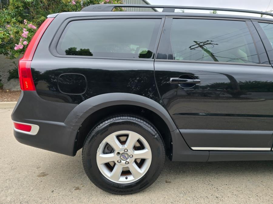 2009 Volvo XC70 4dr Wgn 3.2L w/Sunroof, available for sale in Philadelphia, Pennsylvania | Eugen's Auto Sales & Repairs. Philadelphia, Pennsylvania 2009 Volvo XC70 4dr Wgn 3.2L w/Sunroof, available for sale in Philadelphia, Pennsylvania | Eugen's Auto Sales & Repairs. Philadelphia, Pennsylvania