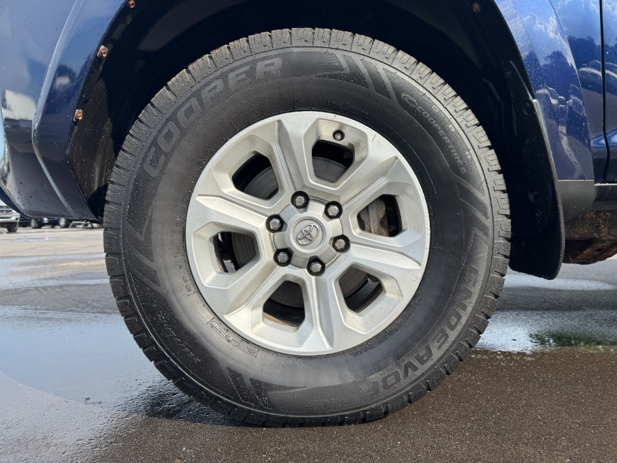 2014 Toyota 4Runner 4WD 4dr V6 SR5 (Natl), available for sale in Ortonville, Michigan | Marsh Auto Sales LLC. Ortonville, Michigan 2014 Toyota 4Runner 4WD 4dr V6 SR5 (Natl), available for sale in Ortonville, Michigan | Marsh Auto Sales LLC. Ortonville, Michigan