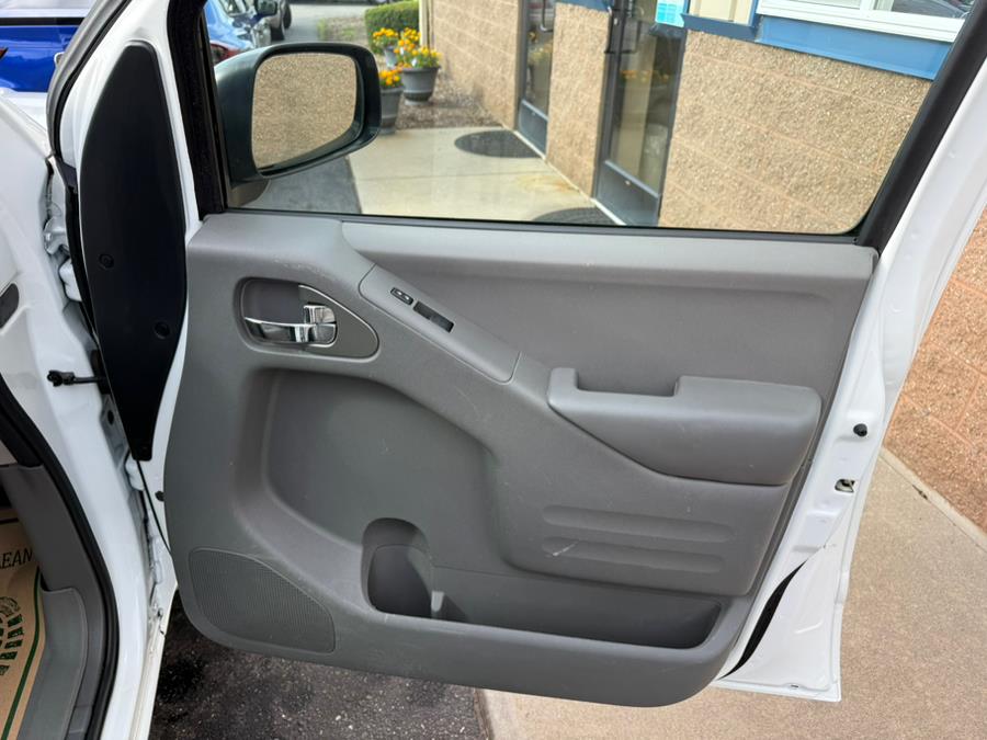2016 Nissan Frontier 4WD Crew Cab SWB Auto SV, available for sale in East Windsor, Connecticut | Century Auto And Truck. East Windsor, Connecticut 2016 Nissan Frontier 4WD Crew Cab SWB Auto SV, available for sale in East Windsor, Connecticut | Century Auto And Truck. East Windsor, Connecticut