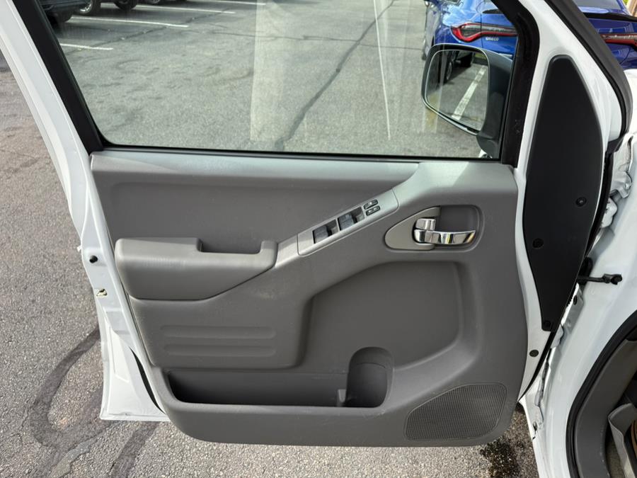 2016 Nissan Frontier 4WD Crew Cab SWB Auto SV, available for sale in East Windsor, Connecticut | Century Auto And Truck. East Windsor, Connecticut 2016 Nissan Frontier 4WD Crew Cab SWB Auto SV, available for sale in East Windsor, Connecticut | Century Auto And Truck. East Windsor, Connecticut