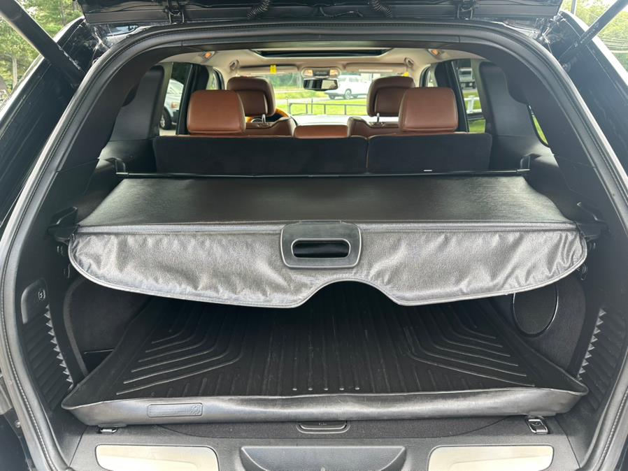 2013 Jeep Grand Cherokee 4WD 4dr Overland, available for sale in South Windsor, Connecticut | Mike And Tony Auto Sales, Inc. South Windsor, Connecticut 2013 Jeep Grand Cherokee 4WD 4dr Overland, available for sale in South Windsor, Connecticut | Mike And Tony Auto Sales, Inc. South Windsor, Connecticut