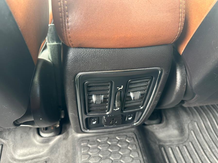 2013 Jeep Grand Cherokee 4WD 4dr Overland, available for sale in South Windsor, Connecticut | Mike And Tony Auto Sales, Inc. South Windsor, Connecticut 2013 Jeep Grand Cherokee 4WD 4dr Overland, available for sale in South Windsor, Connecticut | Mike And Tony Auto Sales, Inc. South Windsor, Connecticut